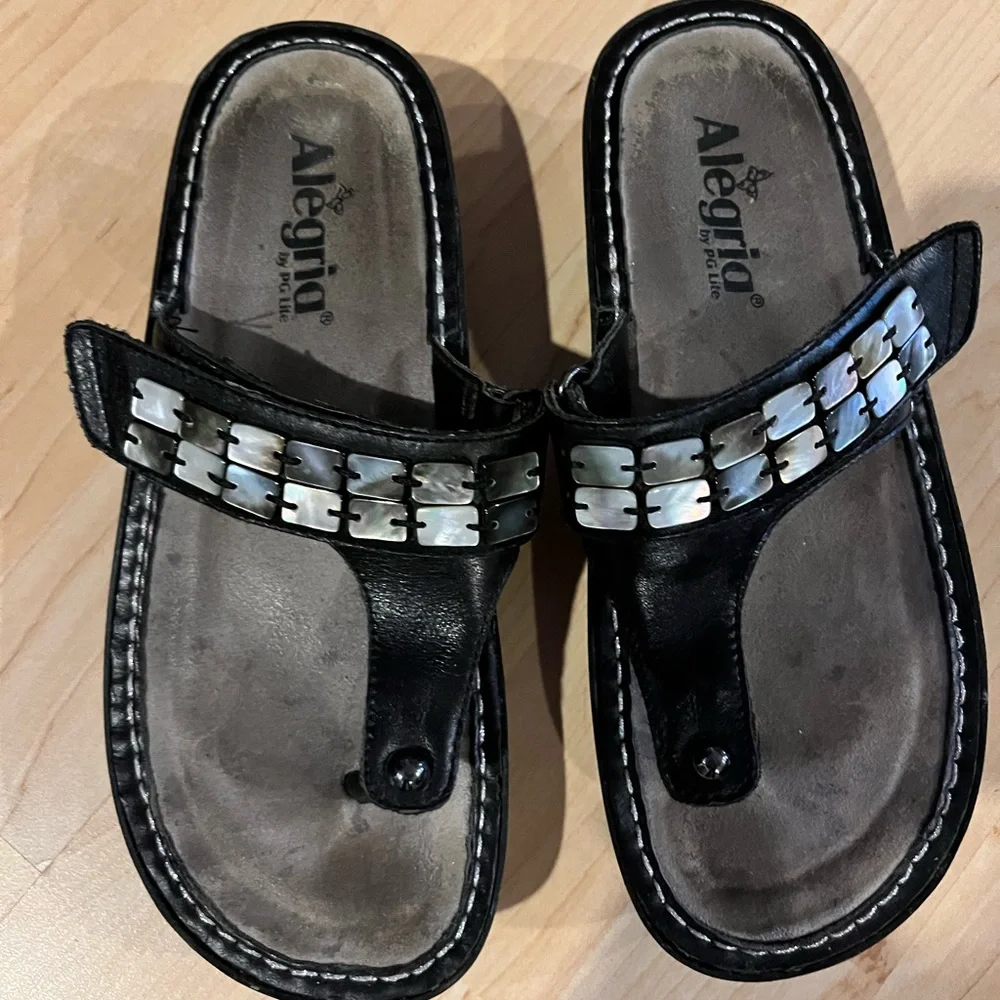 Size 36 - Picture 1 of 3